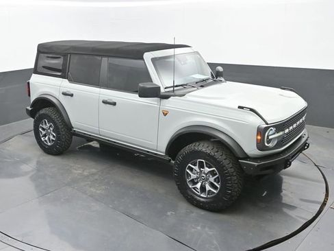 Used 2021 Ford Bronco Badlands image 27