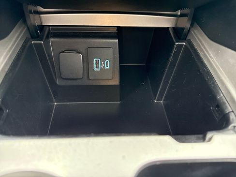 Used 2020 Ford Explorer XLT w/ Equipment Group 202A image 48