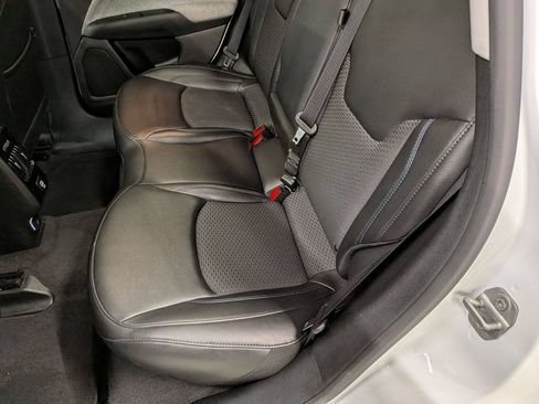 Certified 2022 Jeep Compass Latitude w/ Sun and Sound Group FWD image 24