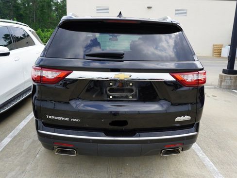 Used 2018 Chevrolet Traverse High Country w/ LPO, Floor Liner Package AWD/4WD image 5