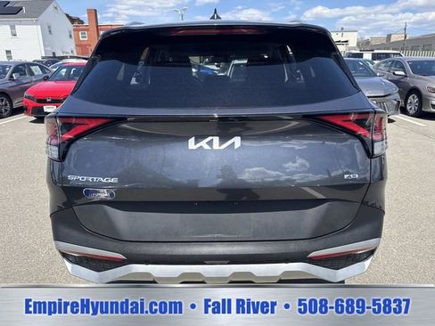 Used 2023 Kia Sportage EX AWD/4WD image 4