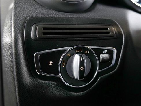 Used 2021 Mercedes-Benz GLC 300 4MATIC image 24