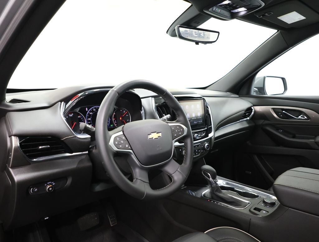 Used 2023 Chevrolet Traverse Premier AWD/4WD image 15