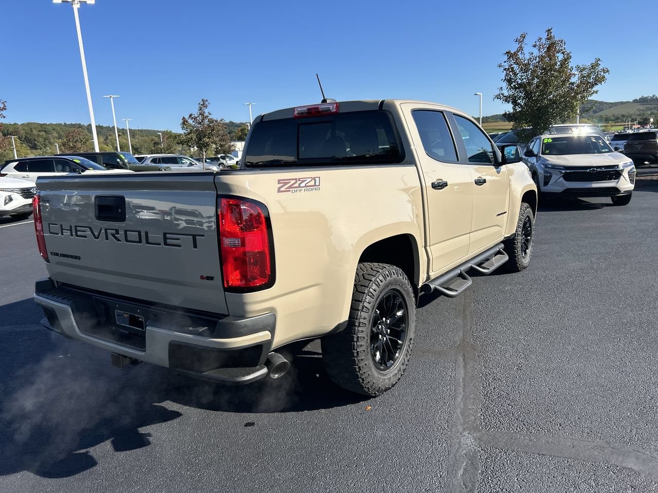 Used 2022 Chevrolet Colorado Z71 AWD/4WD image 7