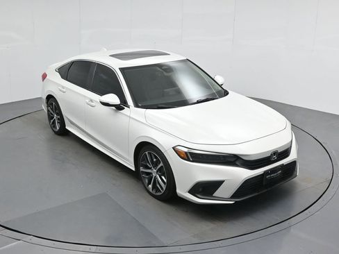 Used 2024 Honda Civic Touring image 37