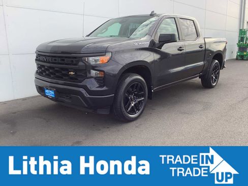 Used 2022 Chevrolet Silverado 1500 Custom image 1