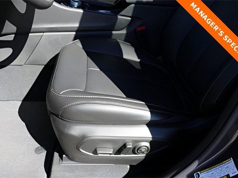 New 2025 Jeep Grand Cherokee Limited w/ Black Appearance Package image 13