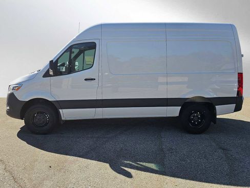 Used 2024 Mercedes-Benz Sprinter 3500 image 5