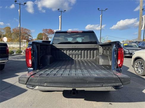 Used 2022 GMC Sierra 1500 SLT image 8
