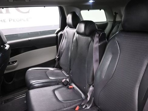 Used 2023 Kia Carnival SX Prestige w/ Paint Protection Package FWD image 22