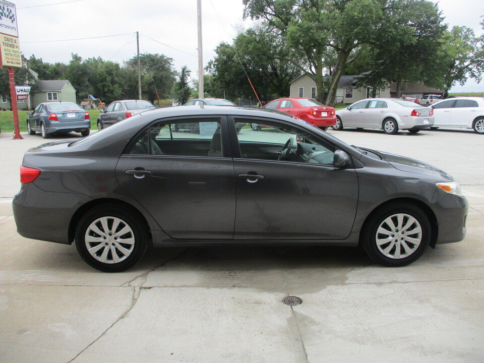 Used 2012 Toyota Corolla LE FWD image 2