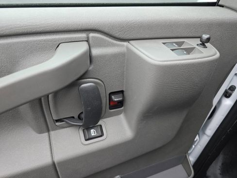 New 2025 Chevrolet Express 2500 image 13