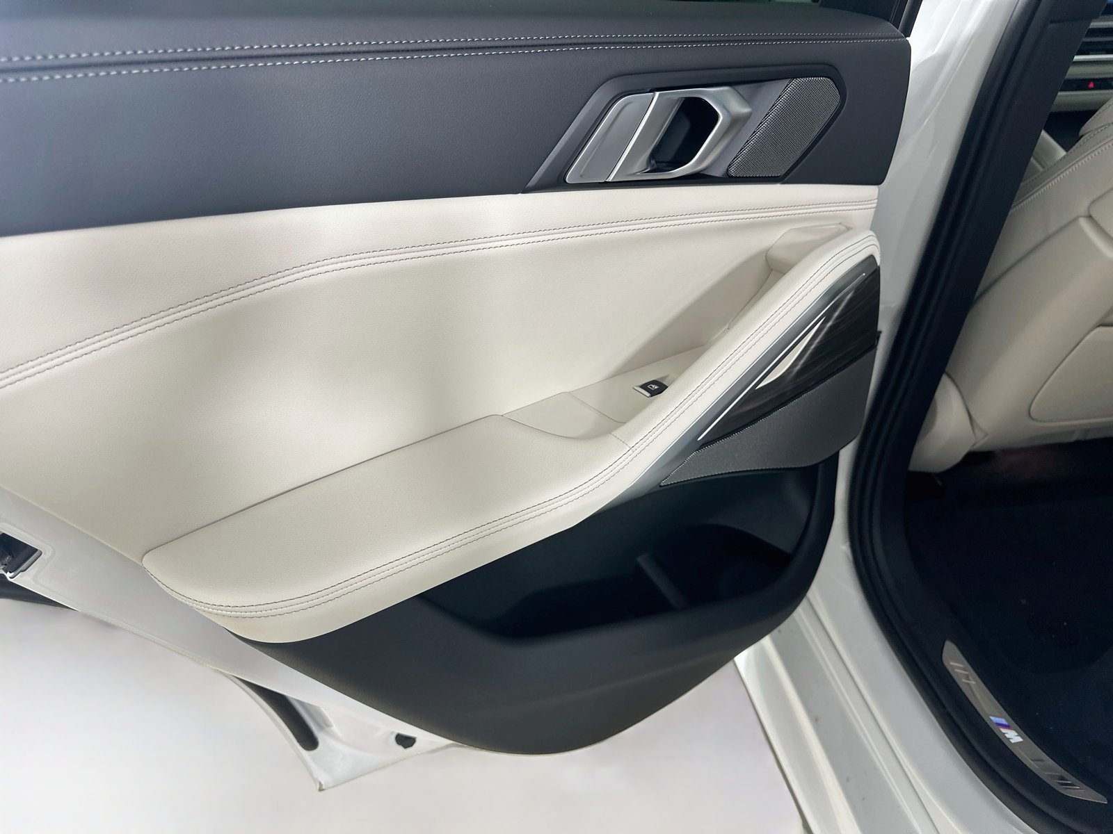 New 2027 BMW X6 xDrive40i AWD/4WD image 35