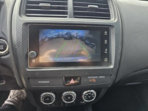 Used 2018 Mitsubishi Outlander Sport SE image 9