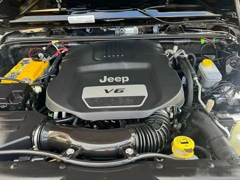Used 2018 Jeep Wrangler Unlimited Sport AWD/4WD image 8