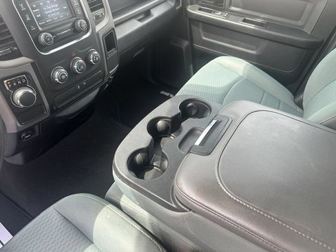 Used 2017 RAM 1500 Express RWD image 19