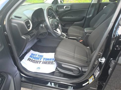 Used 2022 Hyundai Venue SEL w/ Cargo Package FWD image 12