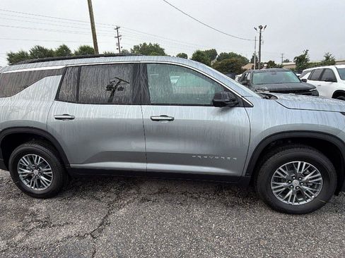 New 2026 Chevrolet Traverse LT w/ Driver Confidence Package FWD image 7