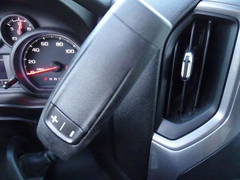 Used 2021 GMC Sierra 1500 4x4 Crew Cab w/ Sierra Value Package image 18