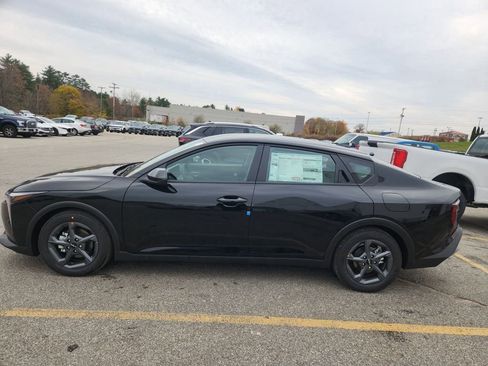 New 2025 Kia K4 LXS image 4