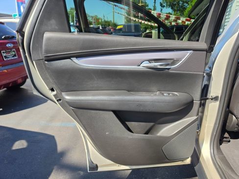 Used 2017 Cadillac XT5 Premium Luxury AWD/4WD image 29