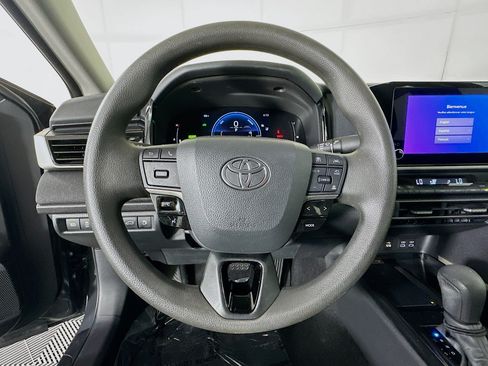Used 2025 Toyota Camry LE FWD image 15