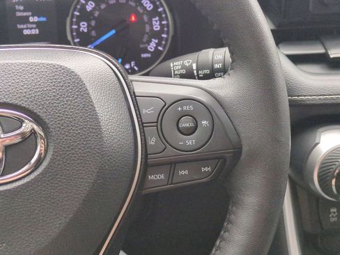 Used 2021 Toyota RAV4 XLE w/ Convenience Package image 26