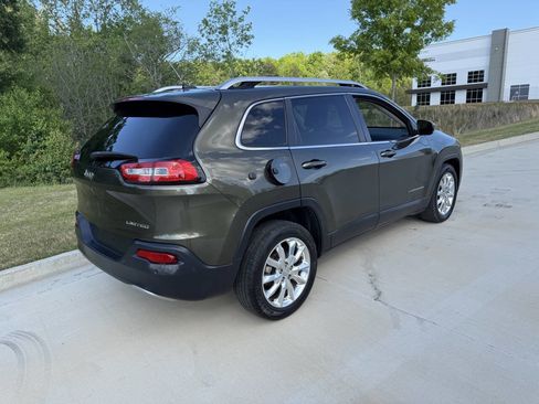 Used 2015 Jeep Cherokee Limited w/ Luxury Group image 29