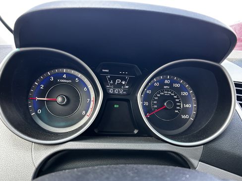 Used 2014 Hyundai Elantra SE w/ Option Group 02 FWD image 16