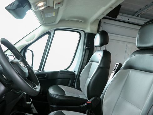 Used 2024 RAM ProMaster 2500 w/ Convenience Group FWD image 23