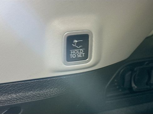 Used 2023 Jeep Grand Cherokee Limited AWD/4WD image 29