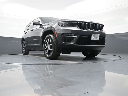 Used 2025 Jeep Grand Cherokee Limited image 27