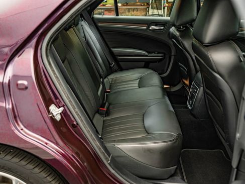 Used 2020 Chrysler 300 C w/ Sun, Sound & Nav Package RWD image 43