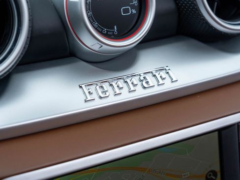 Used 2017 Ferrari California T image 43