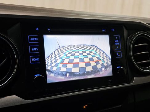 Used 2019 Toyota Tacoma TRD Off-Road w/ Technology Package image 27