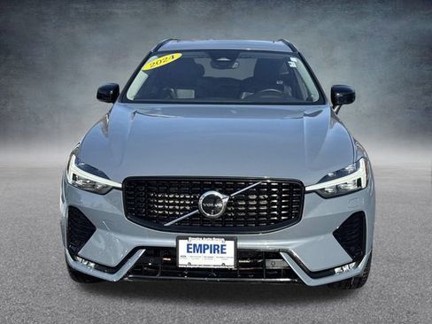 Used 2024 Volvo XC60 B5 Plus image 14