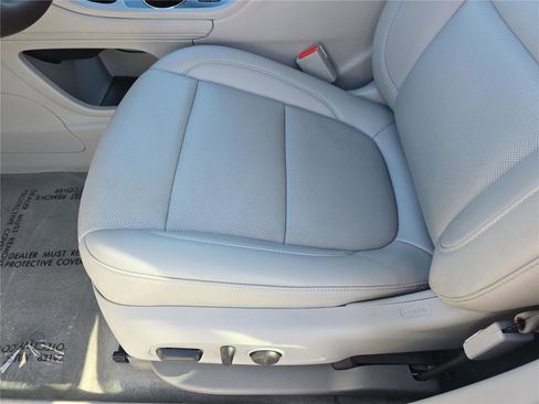 Used 2023 GMC Acadia SLT image 18