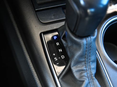 Used 2022 Toyota Camry SE FWD image 24