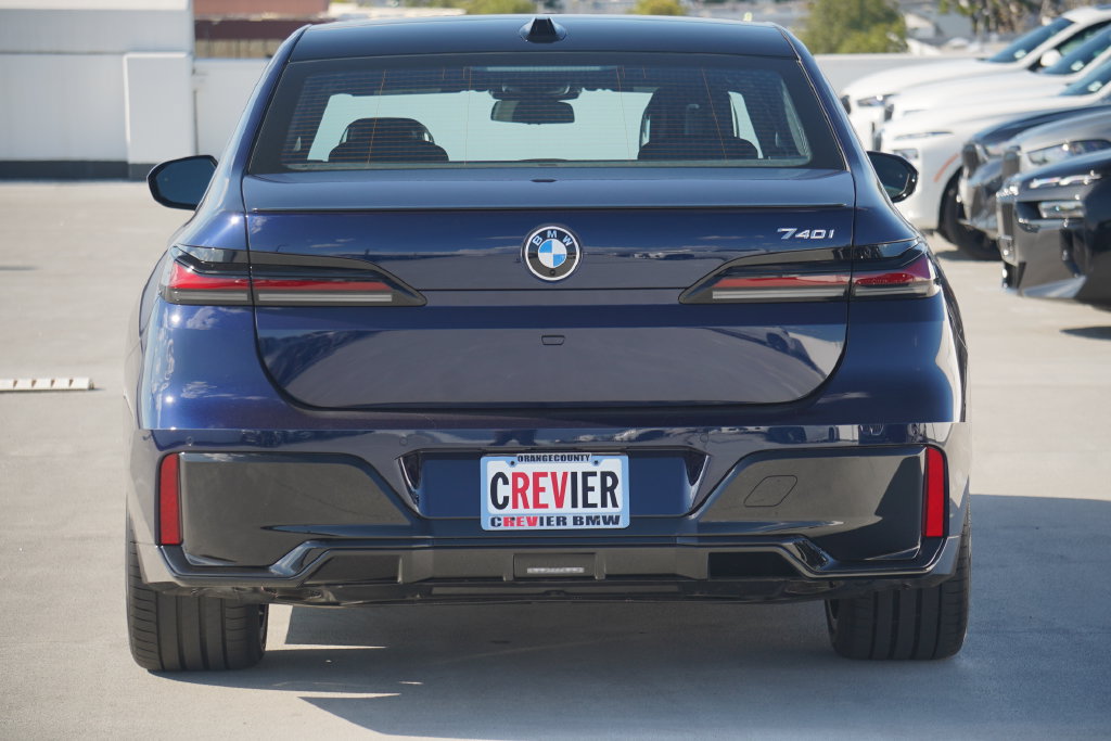 Used 2026 BMW 740i w/ Premium Package RWD image 6