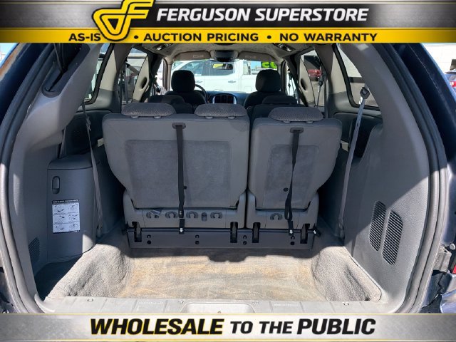 Used 2005 Chrysler Town & Country Touring FWD image 29