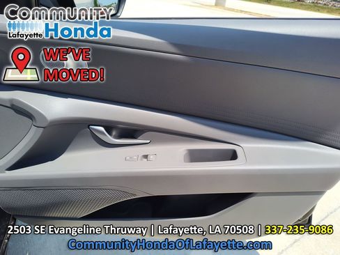 Used 2023 Hyundai Elantra SE w/ Cargo Package FWD image 30