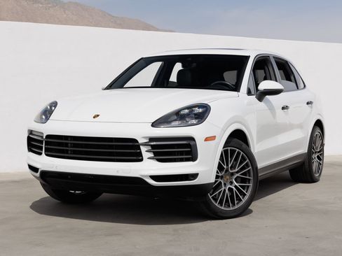 Certified 2023 Porsche Cayenne S Platinum AWD/4WD image 1