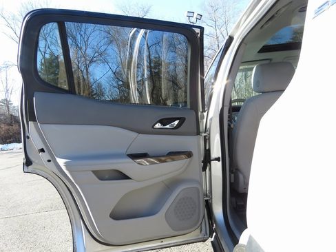 Used 2019 GMC Acadia SLE image 20