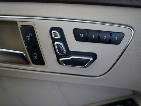 Used 2016 Mercedes-Benz E 350 4dr Sdn E 350 Sport RWD image 28