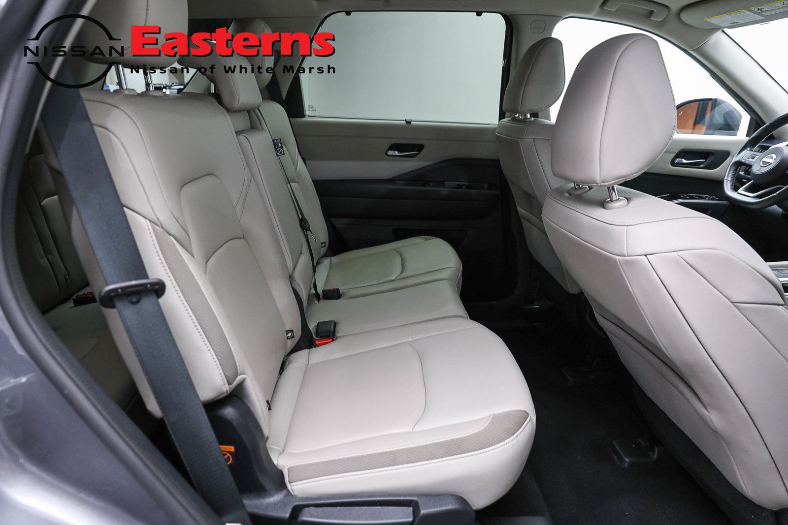 Used 2022 Nissan Pathfinder SL AWD/4WD image 23