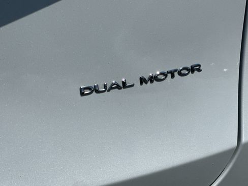 Used 2023 Tesla Model Y Long Range AWD/4WD image 25
