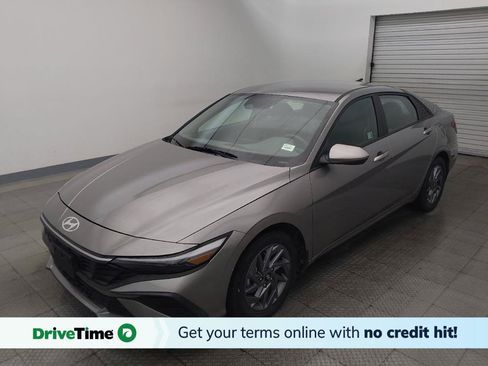 Used 2024 Hyundai Elantra Blue FWD image 1