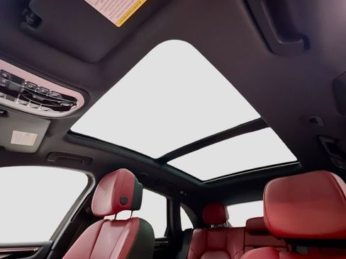 Certified 2023 Porsche Macan AWD/4WD image 14