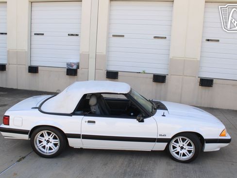 Used 1989 Ford Mustang LX RWD image 38