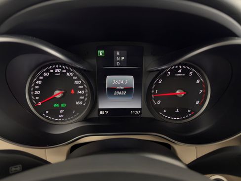 Used 2019 Mercedes-Benz GLC 300 image 26